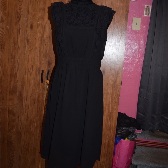 Black dress - Picture 2 of 4